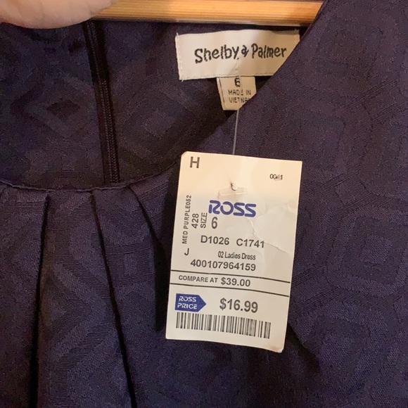 Textured design dark purple dress with pockets and removable belt - Picture 2 of 4